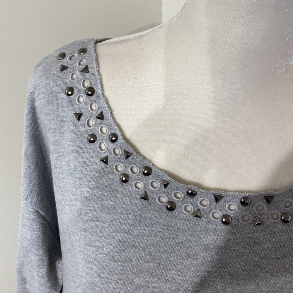 Top - Picture 2 of 5